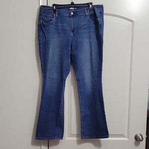 Old Navy Women's Curvy 18 Short Jeans